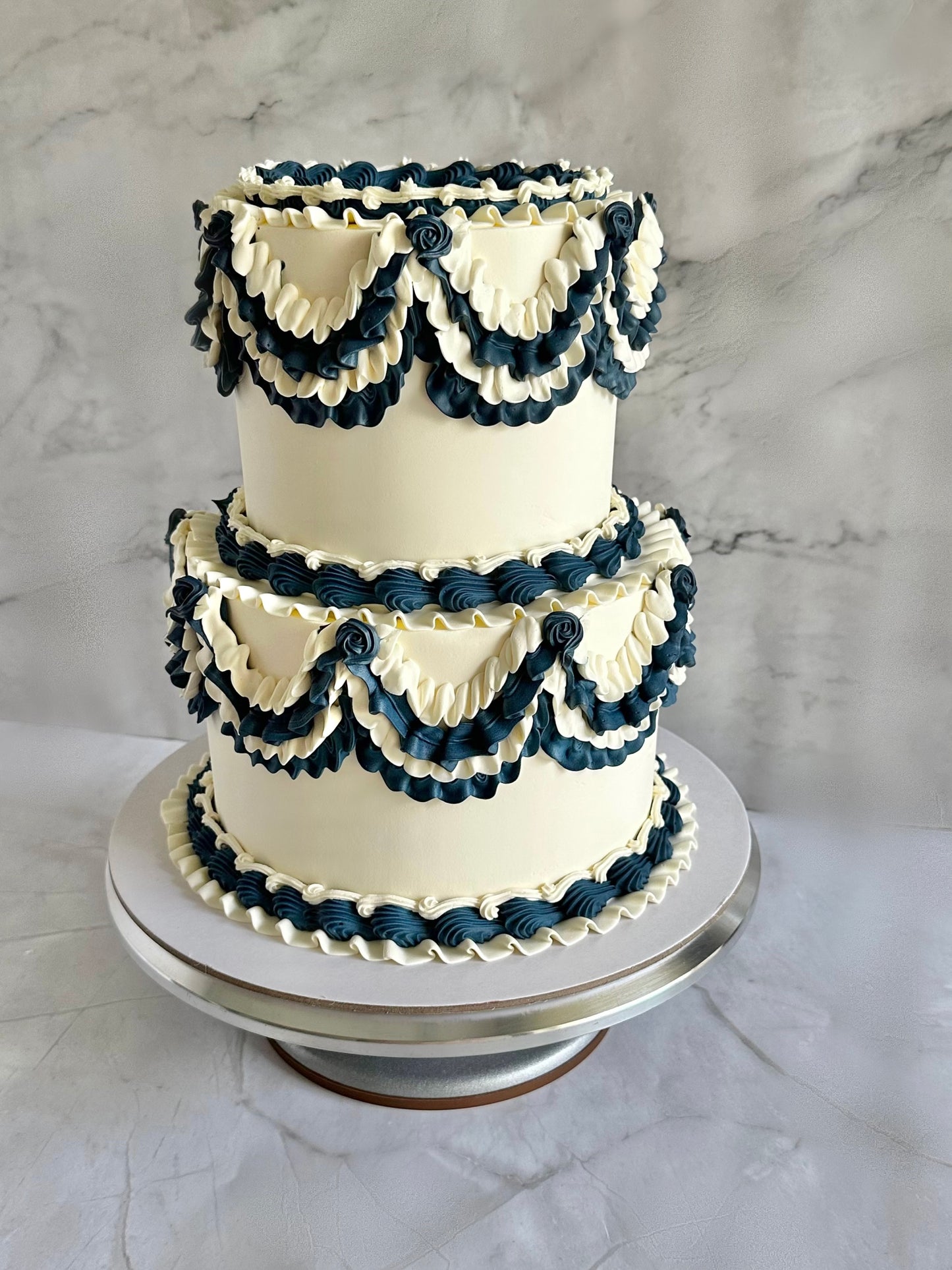 Classic Vintage 2-Tier Cake