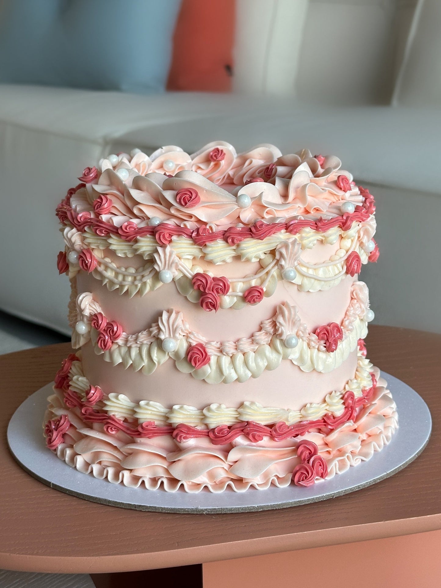 Bed Of Roses Cake